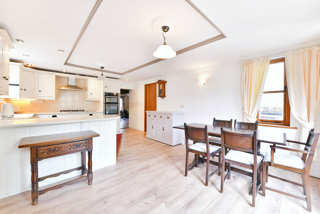 Kitchen / Breakfast Room- click for photo gallery